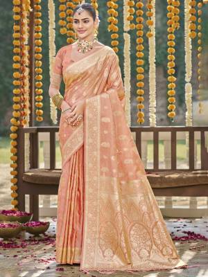 Look Pretty Wearing This Lovely Designer  Saree