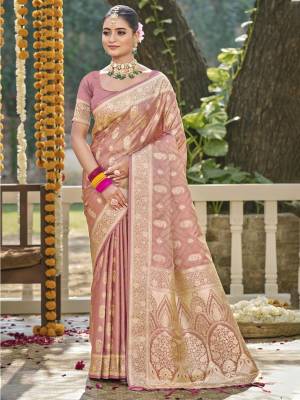 Look Pretty Wearing This Lovely Designer  Saree