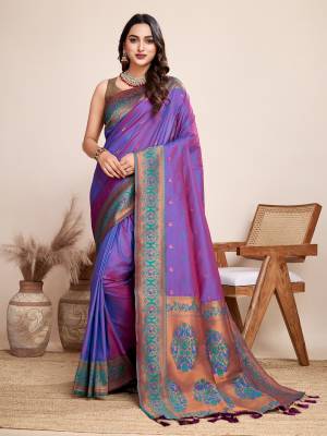 Look Pretty Wearing This Lovely Designer  Saree