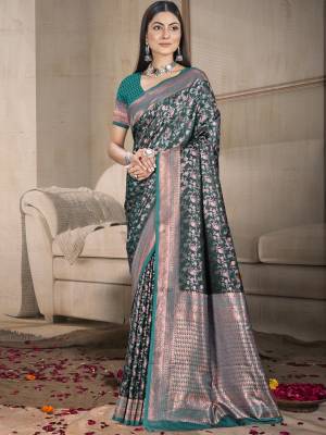 Look Pretty Wearing This Lovely Designer  Saree