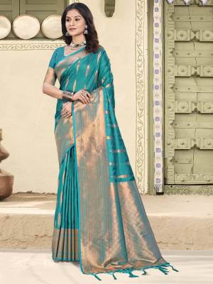 Look Pretty Wearing This Lovely Designer  Saree