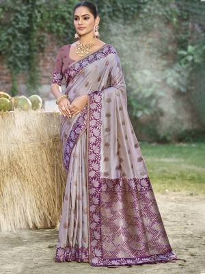 Look Pretty Wearing This Lovely Designer  Saree