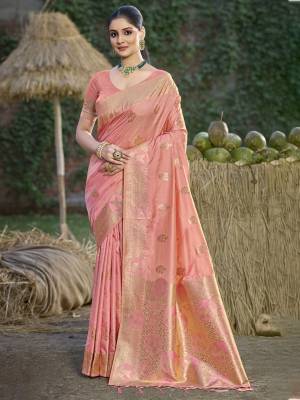 Look Pretty Wearing This Lovely Designer  Saree