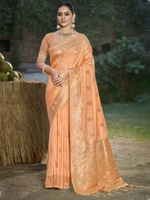 Look Pretty Wearing This Lovely Designer  Saree