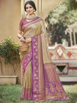 Look Pretty Wearing This Lovely Designer  Saree