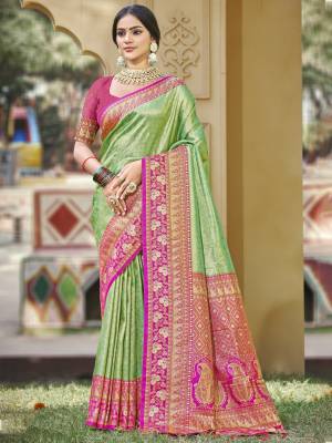 Look Pretty Wearing This Lovely Designer  Saree