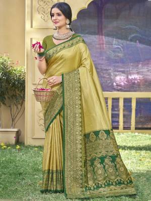 Look Pretty Wearing This Lovely Designer  Saree