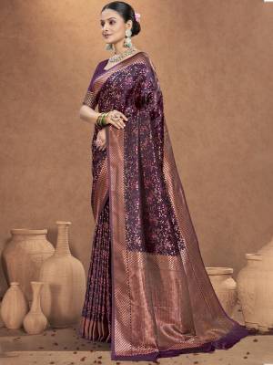 Look Pretty Wearing This Lovely Designer  Saree