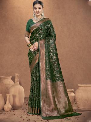 Look Pretty Wearing This Lovely Designer  Saree