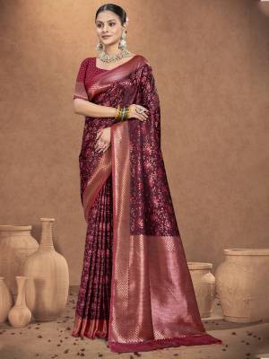 Look Pretty Wearing This Lovely Designer  Saree