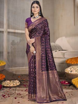 Look Pretty Wearing This Lovely Designer  Saree