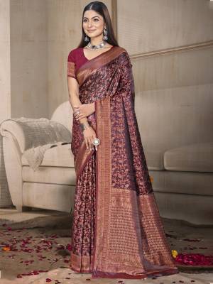 Look Pretty Wearing This Lovely Designer  Saree