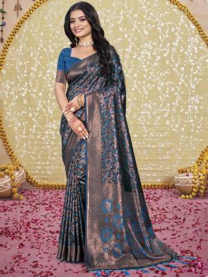 Look Pretty Wearing This Lovely Designer  Saree