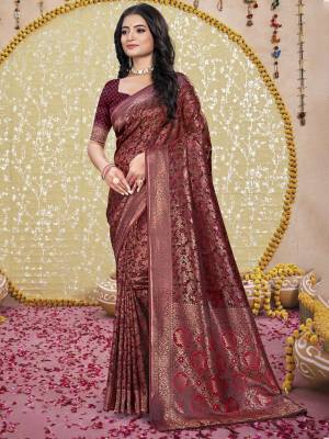 Look Pretty Wearing This Lovely Designer  Saree