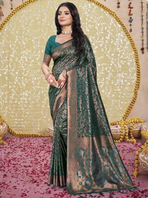 Look Pretty Wearing This Lovely Designer  Saree