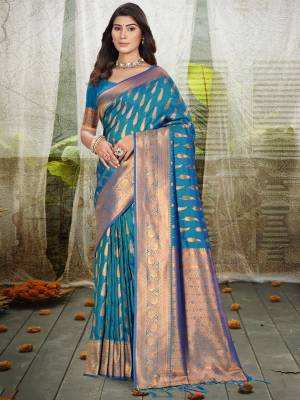 Look Pretty Wearing This Lovely Designer  Saree