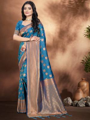 Look Pretty Wearing This Lovely Designer  Saree