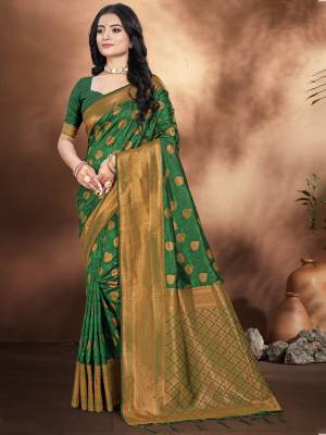 Look Pretty Wearing This Lovely Designer  Saree