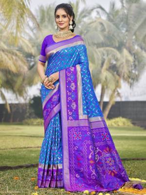 Look Pretty Wearing This Lovely Designer  Saree