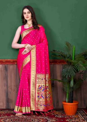 Look Pretty Wearing This Lovely Designer  Saree