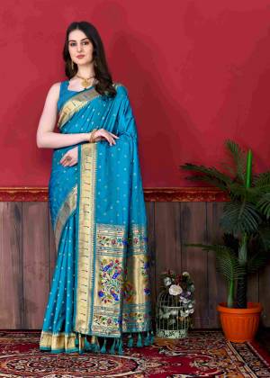 Look Pretty Wearing This Lovely Designer  Saree