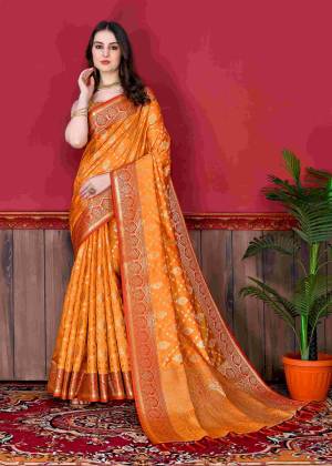 Look Pretty Wearing This Lovely Designer  Saree