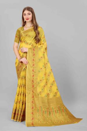 Look Pretty Wearing This Lovely Designer  Saree