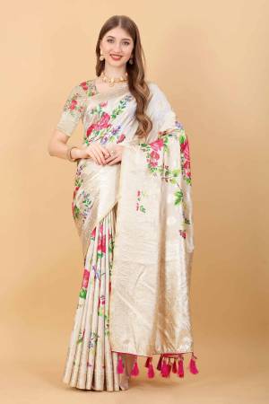 Look Pretty Wearing This Lovely Designer  Saree