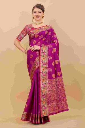 Look Pretty Wearing This Lovely Designer  Saree