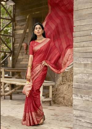 Look Pretty Wearing This Lovely foil printed  Designer Saree