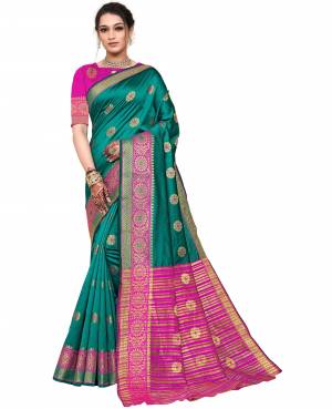 Look Pretty Wearing This Lovely Designer Saree