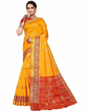 Look Pretty Wearing This Lovely Designer Saree