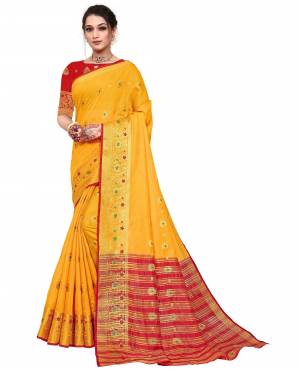 Look Pretty Wearing This Lovely Designer Saree