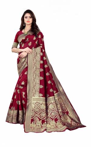 Look Pretty Wearing This Lovely Designer Saree