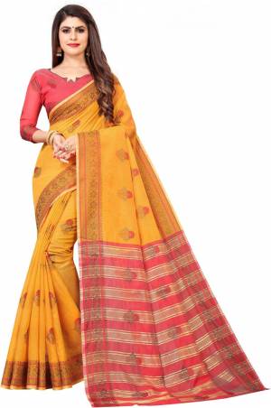 Look Pretty Wearing This Lovely Designer Saree