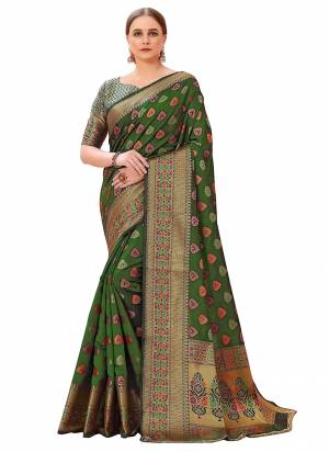 Look Pretty Wearing This Lovely Designer Saree