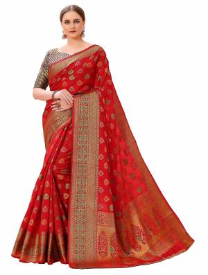 Look Pretty Wearing This Lovely Designer Saree