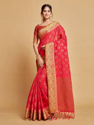 Look Pretty Wearing This Lovely Designer Saree