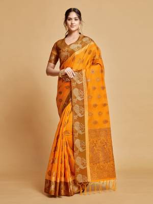 Look Pretty Wearing This Lovely Designer Saree