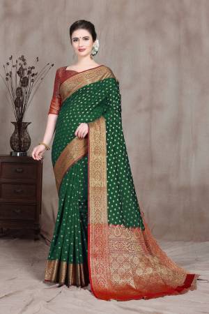 Look Pretty Wearing This Lovely Designer Saree