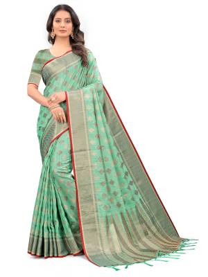 Look Pretty Wearing This Lovely Designer Saree