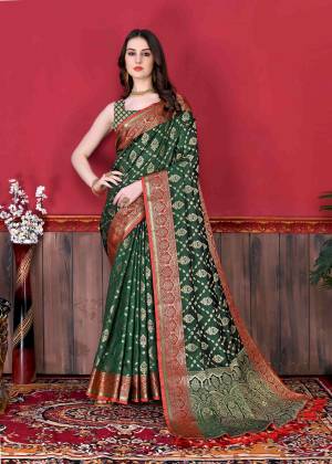 Look Pretty Wearing This Lovely Designer Saree