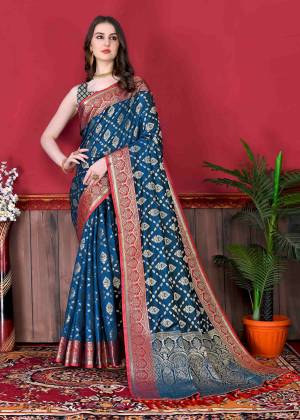 Look Pretty Wearing This Lovely Designer Saree