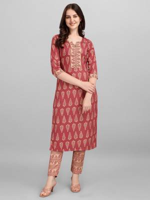 Shine Bright In This Beautiful Designer Readymade  kurti With Pant