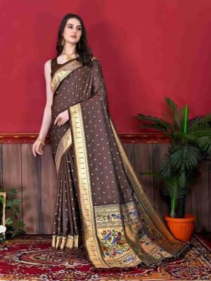 Look Pretty Wearing This Lovely Designer Saree