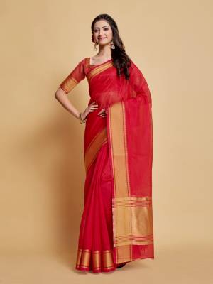 Look Pretty Wearing This Lovely Designer Saree