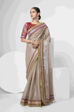 Look Pretty Wearing This Lovely Designer Saree