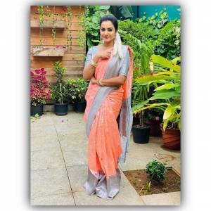 Look Pretty Wearing This Lovely Designer  Saree