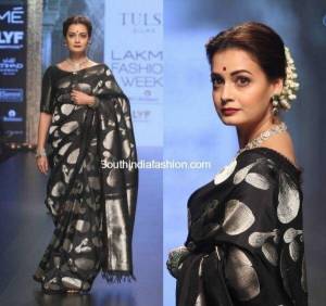 Look Pretty Wearing This Lovely Designer  Saree