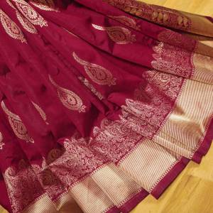 Look Pretty Wearing This Lovely Designer  Saree